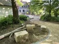 Sandsteinquader-gehoeren-auch-zur-neuen-Gestaltung